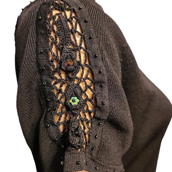 Hadi Collection Black Short Sleeve Sweater With Crochet Sleeve - Picture 4 of 10